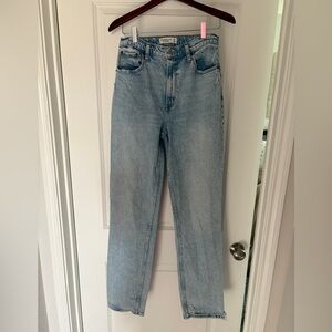 Abercrombie & Fitch Ultra High Rise 90s Straight denim